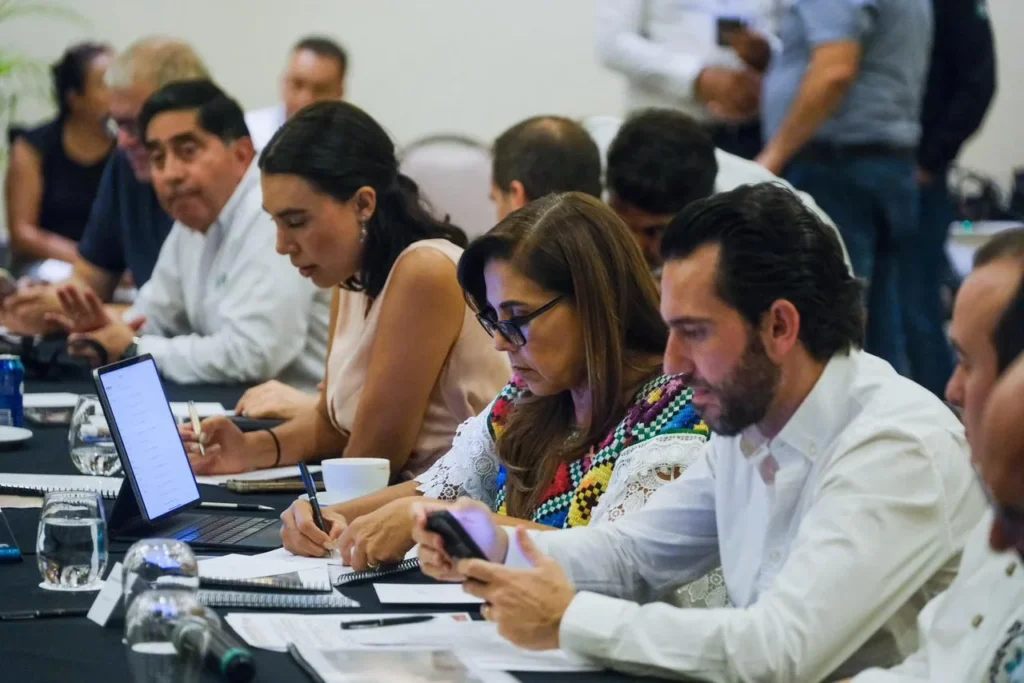 Dan seguimiento Mara Lezama y Josefina Rodríguez al impulso turístico con los diversos sectores de Tulum (3) Dan seguimiento Mara Lezama y Josefina Rodríguez al impulso turístico con los diversos sectores de Tulum
