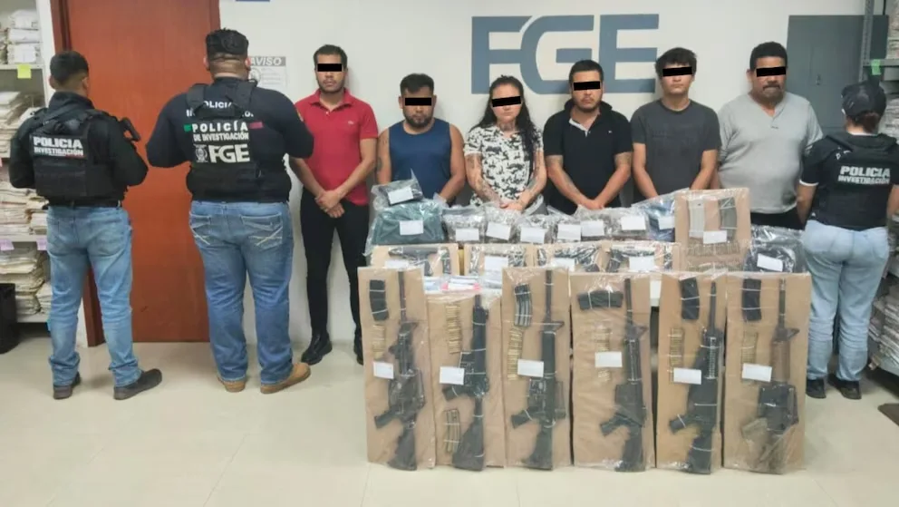 Detienen a seis personas con armas de fuego y droga en Quintana Roo (2) Detienen a seis personas con armas de fuego y droga en Quintana Roo